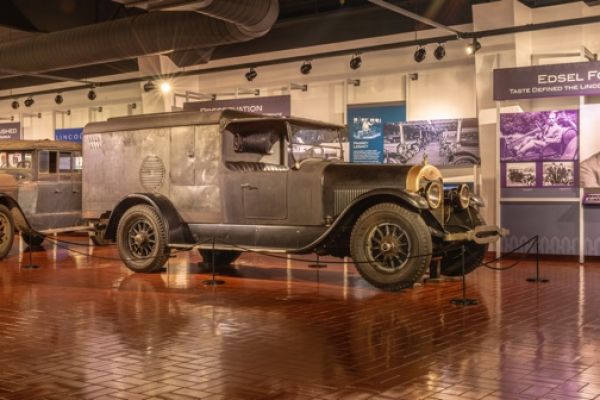 1922 Lincoln camp car