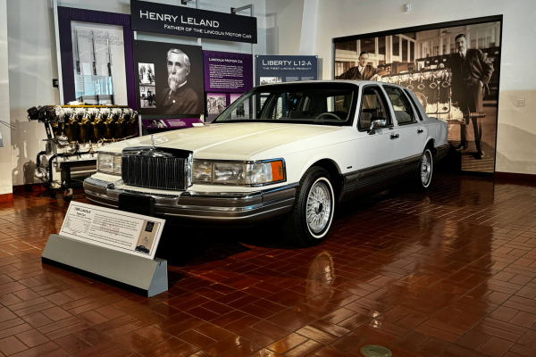 1990 Lincoln Town Car